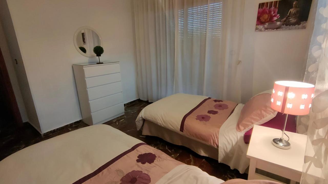Amplio Apartamento Familiar De 3 Dormitorios En La Zubia Granada A Un Paso De La Alhambra Y Sierra Nevada ภายนอก รูปภาพ
